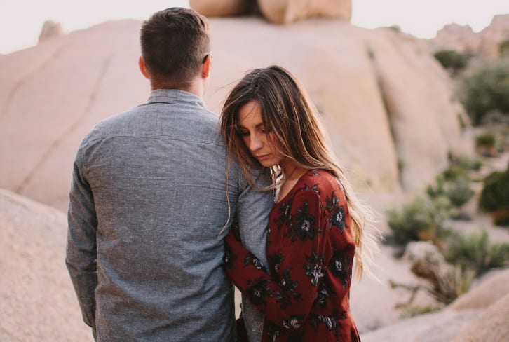 This Sneaky Factor Makes Trauma Bonding *Way* Worse, From A Psychologist This Sneaky Factor Makes Trauma Bonding *Way* Worse, From A Psychologist