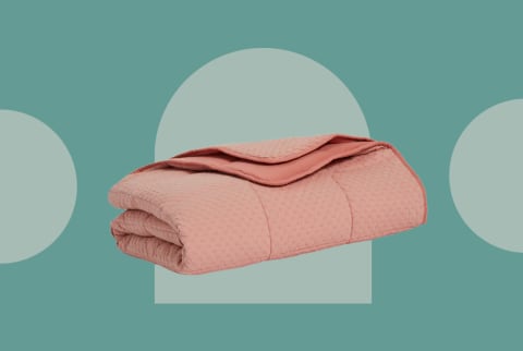 Best Weighted Blanket on a green background with shapes Best Weighted Blanket on a green background with shapes